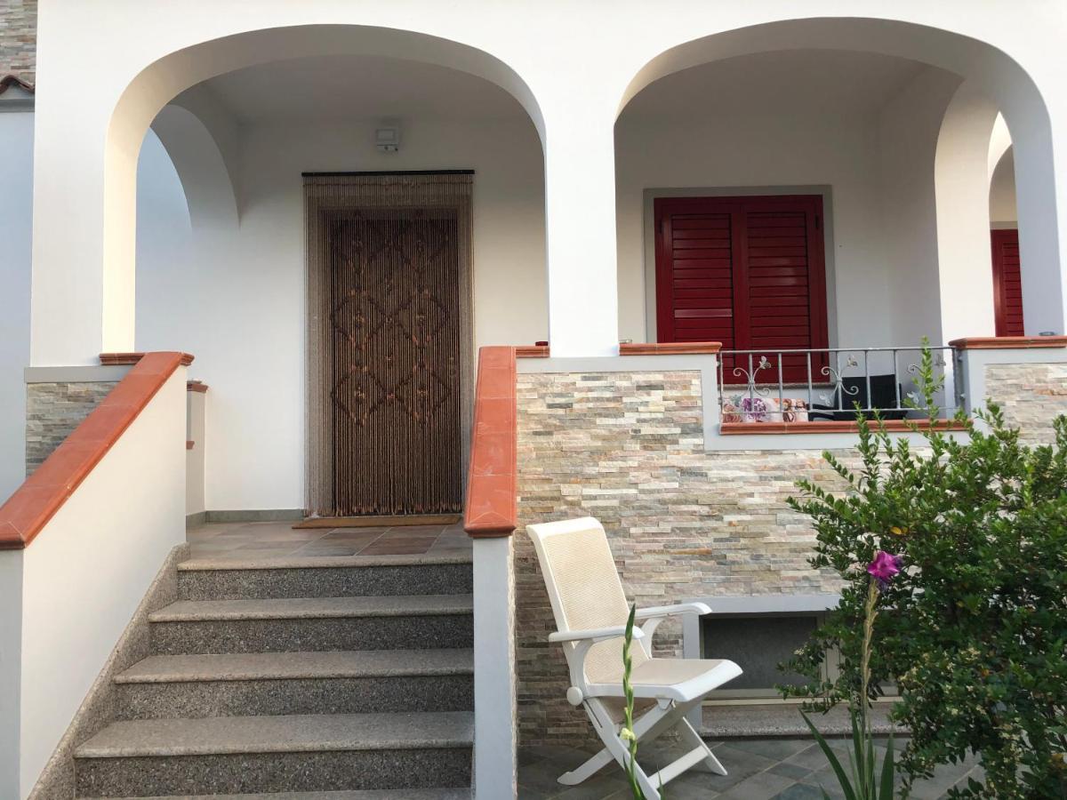 Appartamento In Villa Andreina Orosei Eksteriør bilde